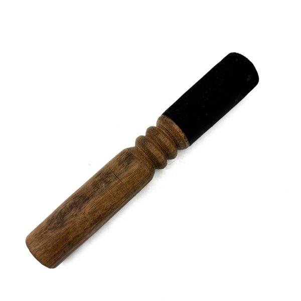 Set de regalo de cuenco tibetano batido y grabado a mano - 14 cm - Yogi - Imagen 3